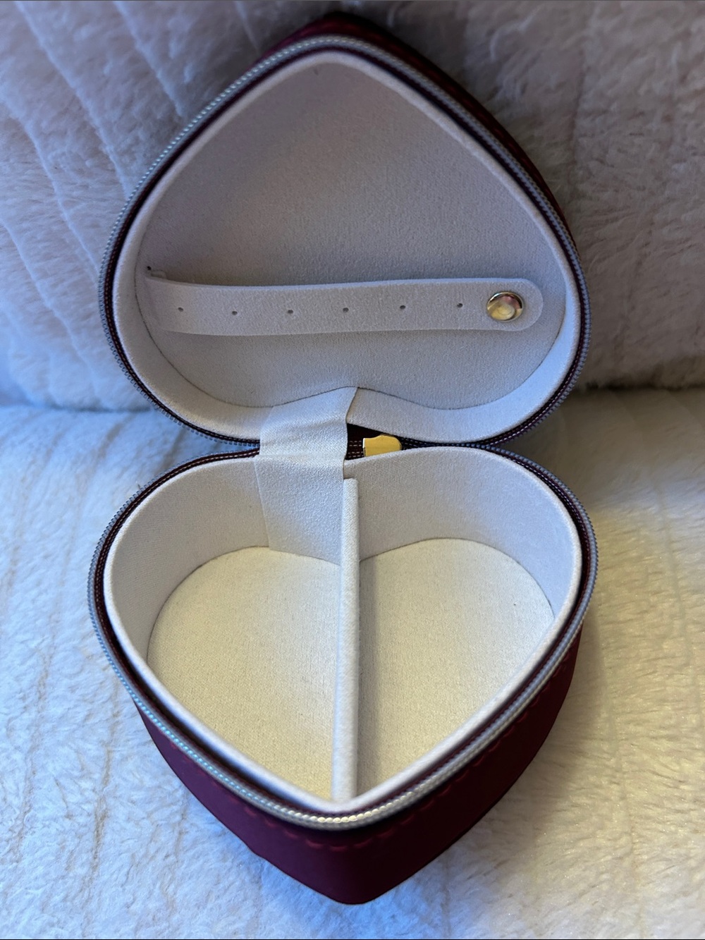 Heart-Shaped Jewelry Travel Case in Burgundy